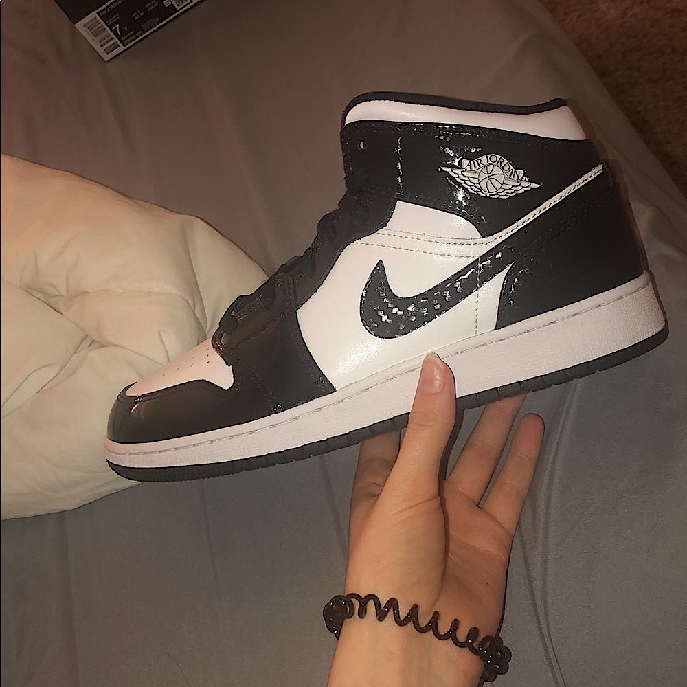 Jordan 1 Mid